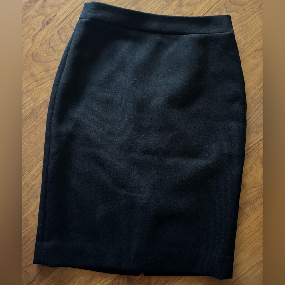 J crew wool Elegant Black Pencil Skirt size 0